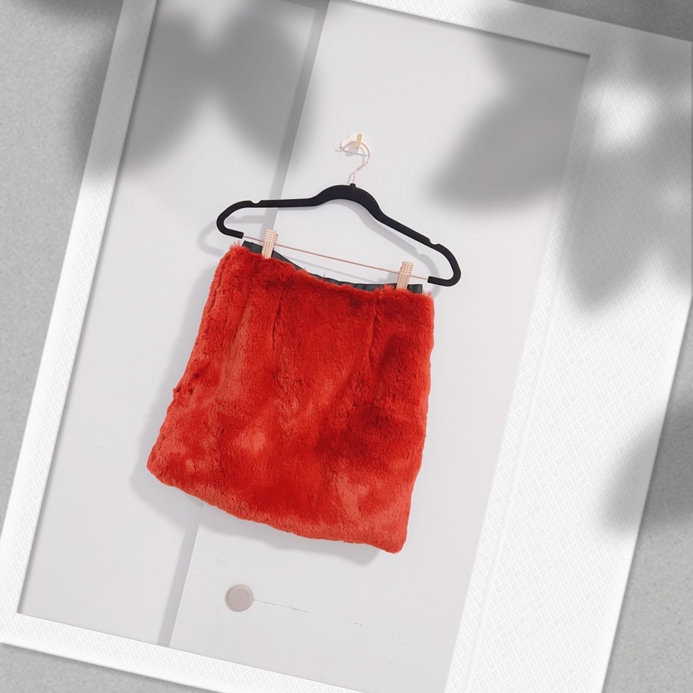 ✨ NWT ✨ ASOS REVIVE - Faux fur mini skirt - Red